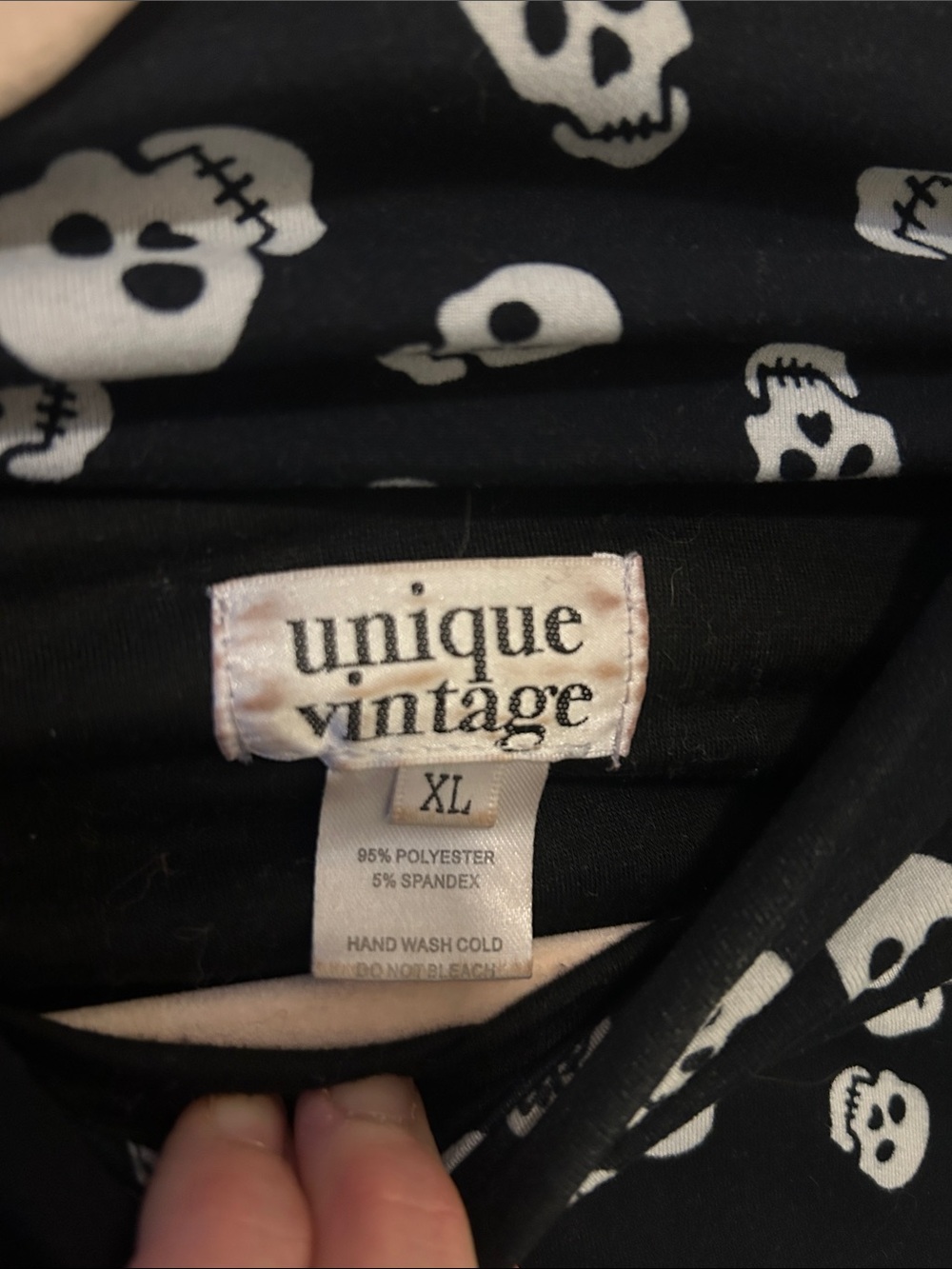 Unique Vintage Wiggle Dress in Skull Print - Picture 9 of 9